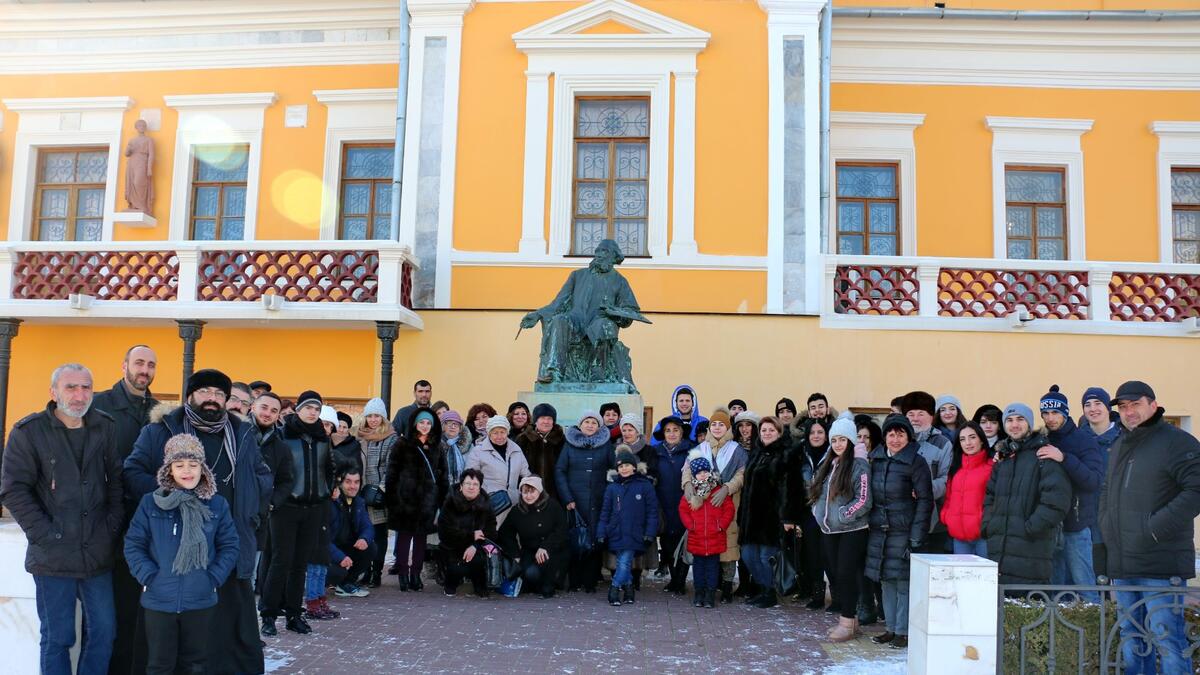 Галерею И.Айвазовского  в день святого Саркиса посетили Армяне Крыма