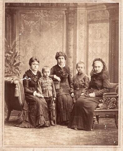 Фото .Семейное. Анопьяны. 1882г.