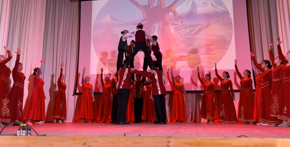Танцевальный ансамбль «Арарат» провёл отчётный концерт