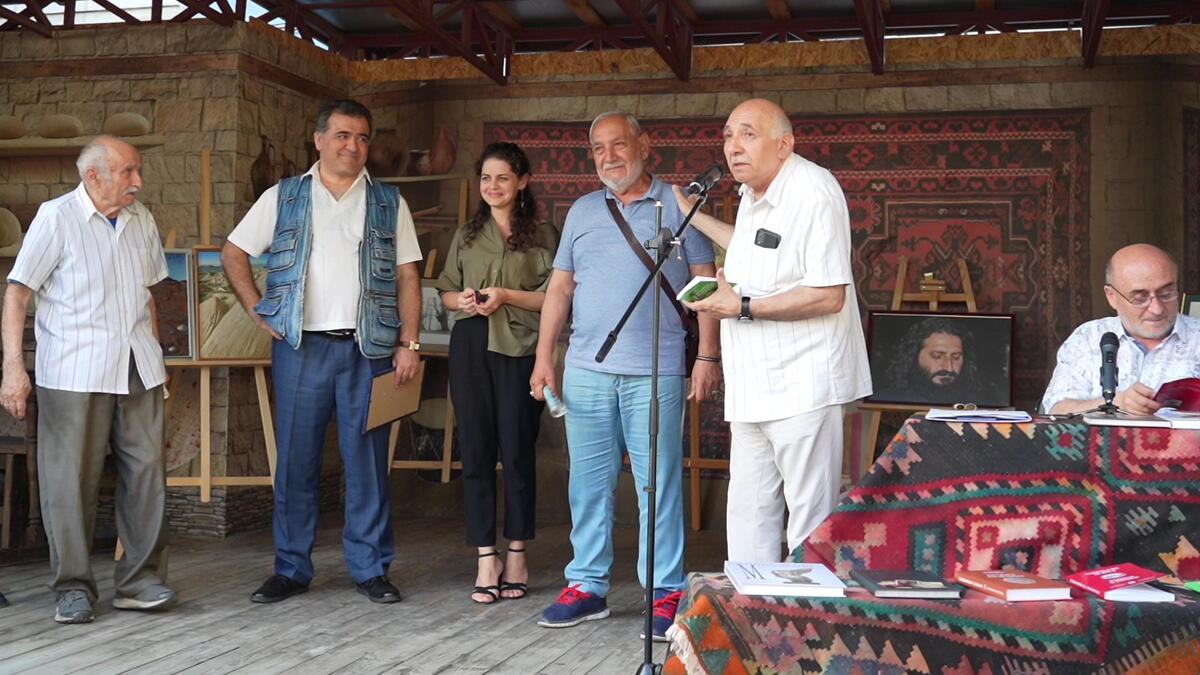 Презентация книг армянских писателей Крыма