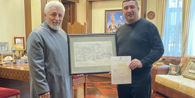 Георгий Акопян встретился с  архиепископом Езрасом Нерсисяном