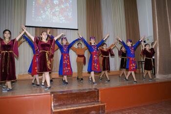 Праздник Дня материнства и красоты в Армянской школе DSC08956
