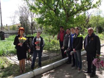 Возложили цветы воинам ВОВ на староармянском кладбище DSCF5588