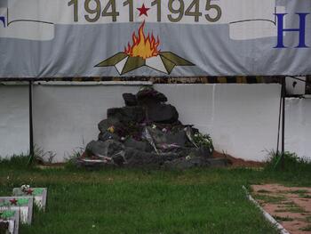 Возложили цветы воинам ВОВ на староармянском кладбище DSCF5627