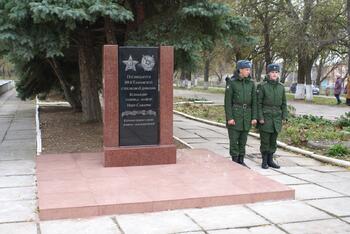 Открытие памятника Нверу Сафаряну в  Керчи DSC03243