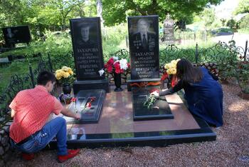 Экскурсия и возложение цветов на Староармянском кладбище 7 мая DSC04384