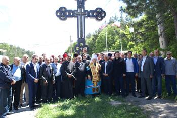 Освящение поклонного креста в селах Лозовое и Перевальное DSC04931