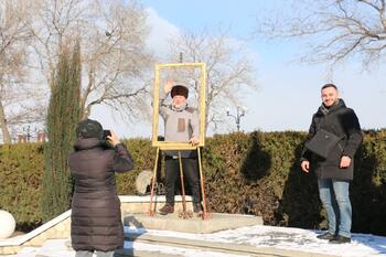 Галерею И.Айвазовского  в день святого Саркиса посетили Армяне Крыма IMG_0930
