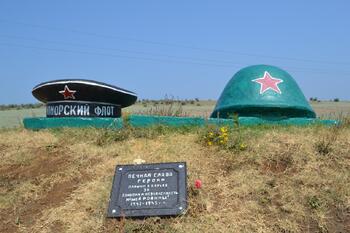 Воинское кладбище в с.Глазовка Ленинского района DSC_0316