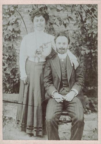 Фотоархив Оноприоса Анопьяна Анопьян Оноприос и Вартанян  Екатерина  1909г.