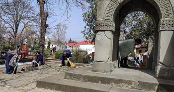 В преддверии 24 апреля на Староармянском кладбище прошел субботник IMG_20220402_120643