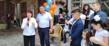 Юбилейная школьная линейка прошла в армянском дворике IMG_20220903_092334