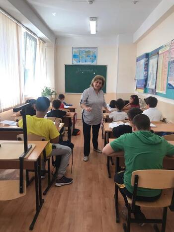 Коллектив Армянской школы награжден почетными грамотами image-12-09-20-05-46-9