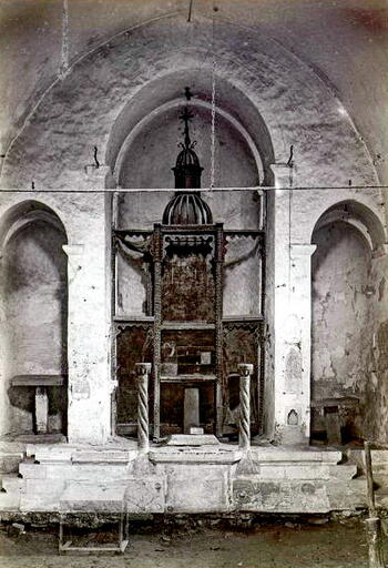 Фото. Интерьер армянской церкви в Феодосии. 1870-1880-е