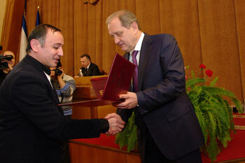 Арам Григорян награждён почетной грамотой Совета министров АРК