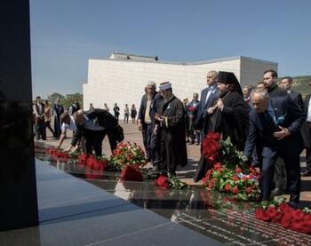 В Крыму почтили память жертв депортации 190518 В Крыму почтили память жертв депортации 2