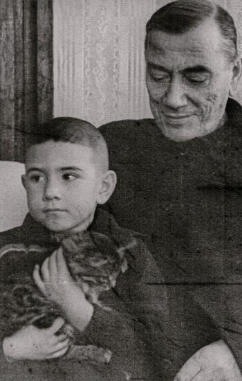 Альянаки-Сеферовы 1920 г (конец) Кебадзе Петр Григорьевич с сыном Георгием .