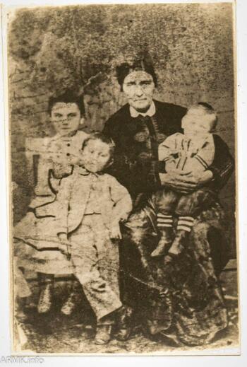 Спендиаровы Елизавета Спендиарова (бабушка Александра Афанасьевича по отцовской линии) с внуками 1872-1873