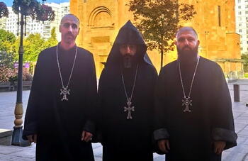 Крымские священнослужители участвуют в епархиальном собрании в Москве