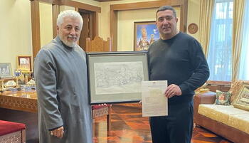 Георгий Акопян встретился с  архиепископом Езрасом Нерсисяном