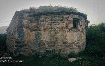 с.Тополевка. Руины храма Сурб Урпат. Фото И.С.Липунова Фото И.Липунова 360