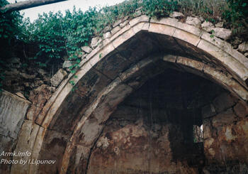 с.Тополевка. Руины храма Сурб Саркис. Фото И.Липунова Фото И.Липунова 106
