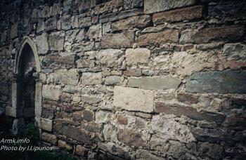 с.Тополевка. Руины храма Сурб Саркис. Фото И.Липунова Фото И.Липунова 184