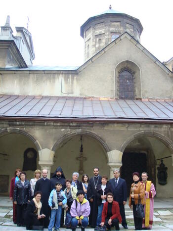 Паломничество Лиги "Майрик" по армянским храмам Украины DSC00132