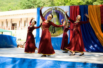 Праздник Вардавар 2010 армяне Крыма  отметили  в монастыре Сурб Хач DSC_0131_resize