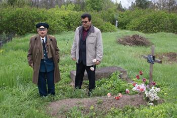 Церемония возложение цветов воинам ВОВ на староармянском кладбище DSC01681