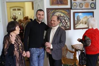 Выставка крымских армянских художников состоялась в Алуште DSC00374