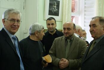 Выставка крымских армянских художников состоялась в Алуште DSC00389