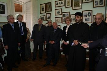 Выставка крымских армянских художников состоялась в Алуште DSC00424