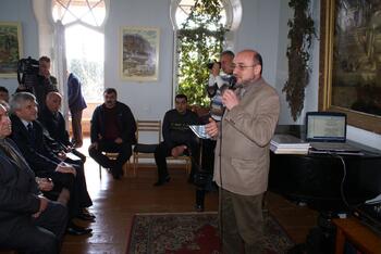 Выставка крымских армянских художников состоялась в Алуште DSC00429