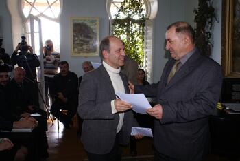 Выставка крымских армянских художников состоялась в Алуште DSC00445