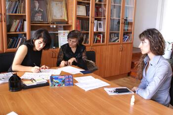 Прием граждан консулом  Армении в офисе КАО DSC04814