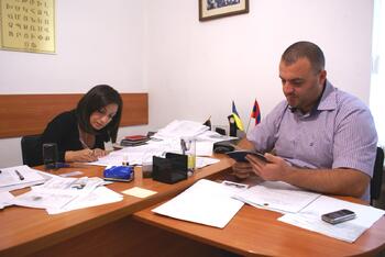Прием граждан консулом  Армении в офисе КАО DSC04826