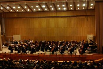 Концерт для скрипки с оркестром памяти Арама Хачатуряна  в Симферополе DSC09539