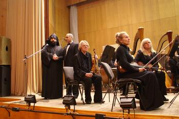 Концерт для скрипки с оркестром памяти Арама Хачатуряна  в Симферополе DSC09583